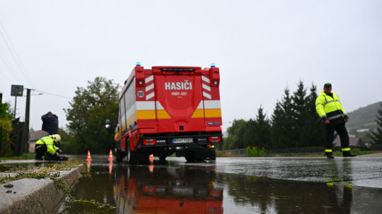 Hasičské autá za milióny vyvolali otázniky. Opozícia varuje pred nákupmi na mieru, šéf hasičov ani vnútro problém nevidia