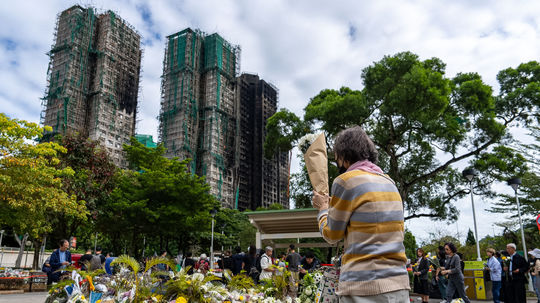 Najhorší za desaťročia. Konečný počet obetí požiaru vežiakov v Hongkongu je 168