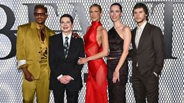 Jeremy Pope, Isabella Rossellini, Anthony Ramos, Bella Hadid, Rebecca Hall a Evan Peters