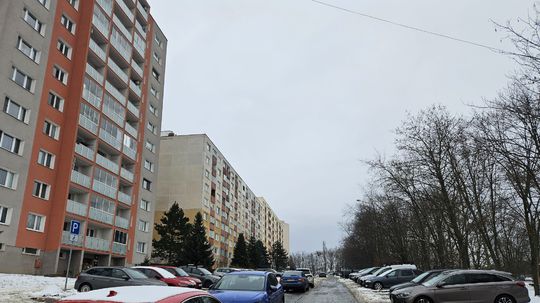 Na košickom sídlisku si po novom za parkovanie zaplatia. Niektorí obyvatelia sú proti