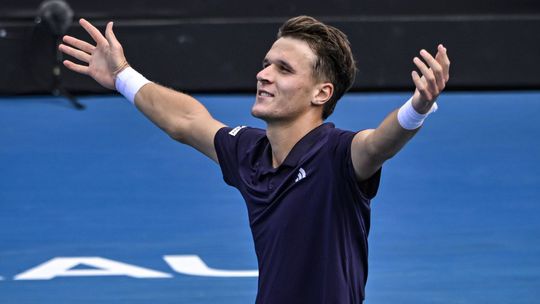 Skvelý štart roka pre Menšíka. Dvadsaťročný Čech víťazom v Aucklande, súpera ničil podaním