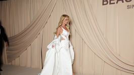 Topmodelka Adriana Sklenaříková a jej partner Marc Lavoine. 