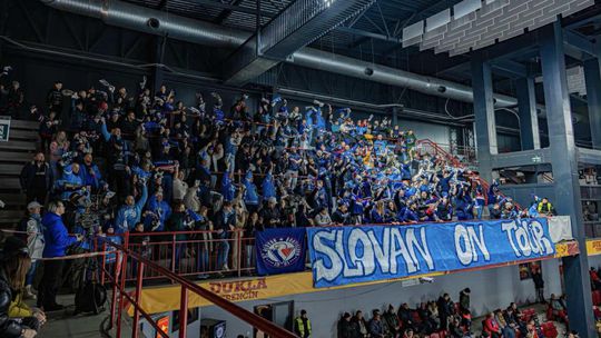 Volajú vás ufóni, lebo ste z inej planéty! Slovanistov nahneval zákaz pre maskota, na paškál si vzali trenčiansku legendu