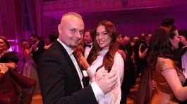 Hostia na tanečnom parkete počas XXII. ročníka Prešporského bálu. 