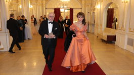 Hostia prichádzajú na XXII. ročník Prešporského bálu v bratislavskej Redute. 
