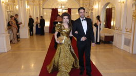 Hostia prichádzajú na XXII. ročník Prešporského bálu. 