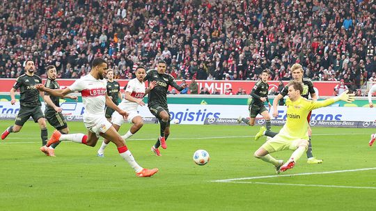 Stuttgart si skomplikoval boj o milionársku Ligu majstrov, Berlín si odváža cennú remízu