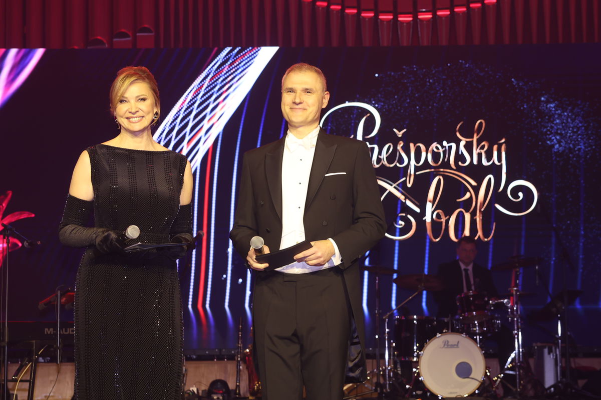 Moderátormi večera bola opäť dvojica Janette...