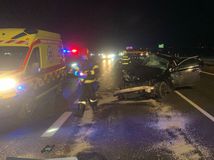 nehoda, diaľnica D2, zrážka