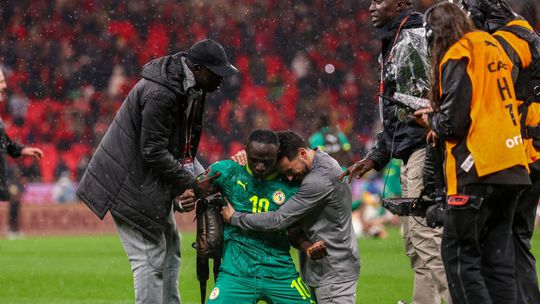 Africký šampionát vyvrcholil šialeným finále. Hráči Senegalu na protest odišli z ihriska, nakoniec sa radovali
