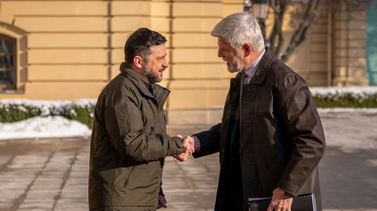 Prezident Pavel sa s ponukou lietadiel Ukrajine zachoval ako slon v porceláne, povedal šéf českej diplomacie