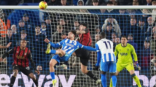 Na ihrisko prišiel v 77. minúte, Brighton zachránil 18-ročný Grék. Nožničkami