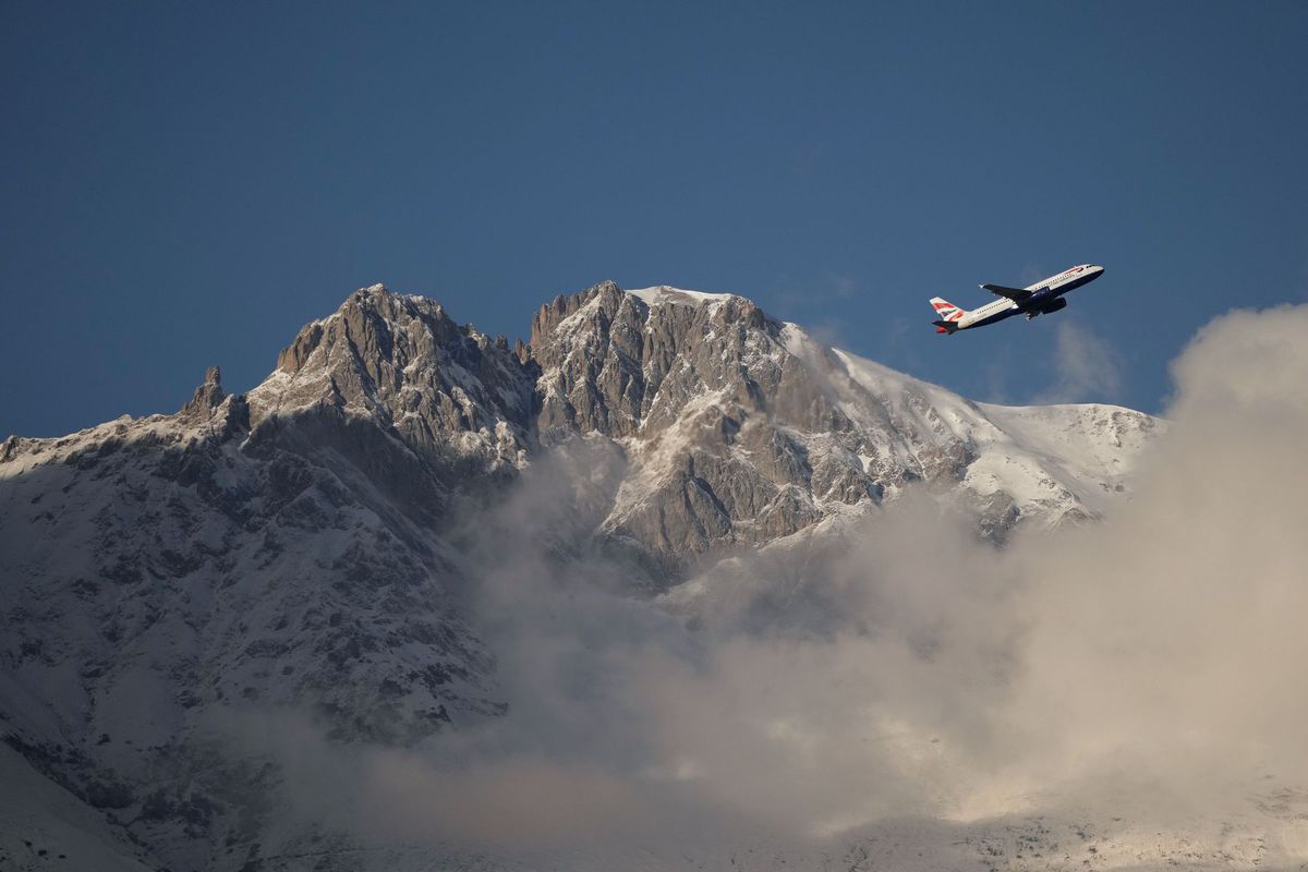 Rakúsko, Alpy, Innsbruck, lietadlo