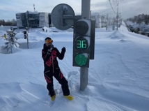 Sneha na Kamčatke zasypal cestu, semafory aj domy