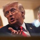 'Geniálny' spojenec v NATO chce predať strategický ostrov. Trump: totálni slabosi