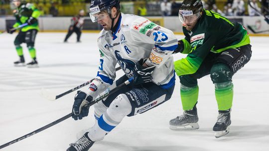 Tri sezóny bol v zámorí, dvakrát na MS 20. Líder zo Slovana získal perspektívneho obrancu