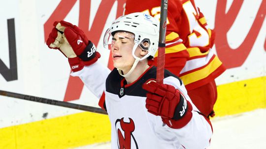 Parádny návrat Šimona Nemca do zostavy. Gólom rozhodol o výhre v predĺžení, bitka brankárov v NHL