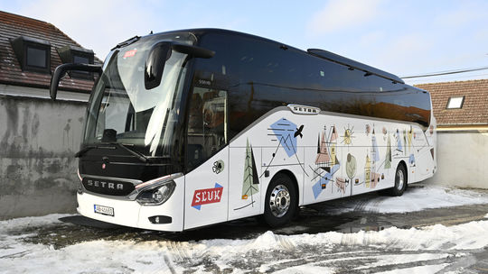 Šimkovičová odovzdala SĽUK-u nový autobus za viac ako 400-tisíc eur