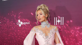 Boháčka Paris Hilton na premiére Infinite Icon: A Visual Memoir v Los Angeles. 