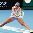 Swiatekovej zúfalý boj s vlastným odevom baví fanúšikov. Poľská hviezda nakoniec kapitulovala