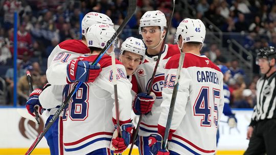 Slafkovský si dal pekný darček k jubileu, ďalší bod pre Dvorského. V slovenskom súboji sa tešil Černák