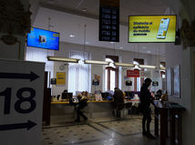 Hlavná budova Slovenskej pošty na Námestí SNP