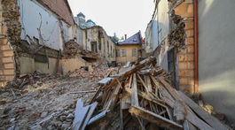 Na snímke zbúraný pamiatkovo chránený objekt...