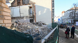 Na snímke zbúraný pamiatkovo chránený objekt...