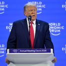 Trump v Davose začal vtipom a pustil sa do Európy: Nemieri správnym smerom, chcem okamžite rokovať o Grónsku (online)