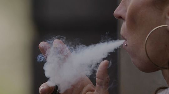 Ukrajinu zasiahol škandál s pašovaním cigariet, možno aj cez slovenské hranice. Zneužili diplomatické pasy