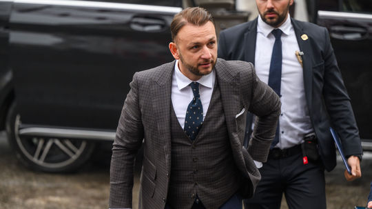 Šutaj Eštok v spore s čurillovcami žiadal od ústavného súdu „osobitný zreteľ“. Nepochodil