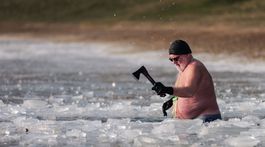 Otužovanie v bratislavskom jazere Kuchajda