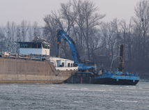 SR Bratislava Dunaj lode skríženie BAX