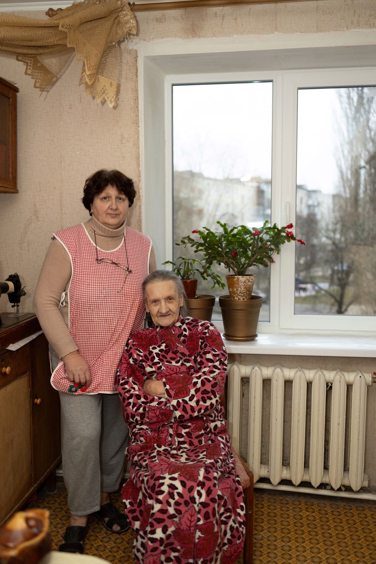 Rodinám tiež pomohli vymeniť okná, ktoré...