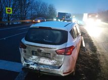 auto, nehoda, poľadovica