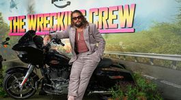 Jason Momoa na slávnostnej premiére The Wrecking Crew