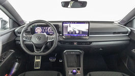 Za volantom VW T-Roc 1,5 eTSI - interiér