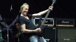 Hudobný svet v slzách: Zomrel basgitarista, ktorý stál pri zrode nesmrteľných rockových hymien
