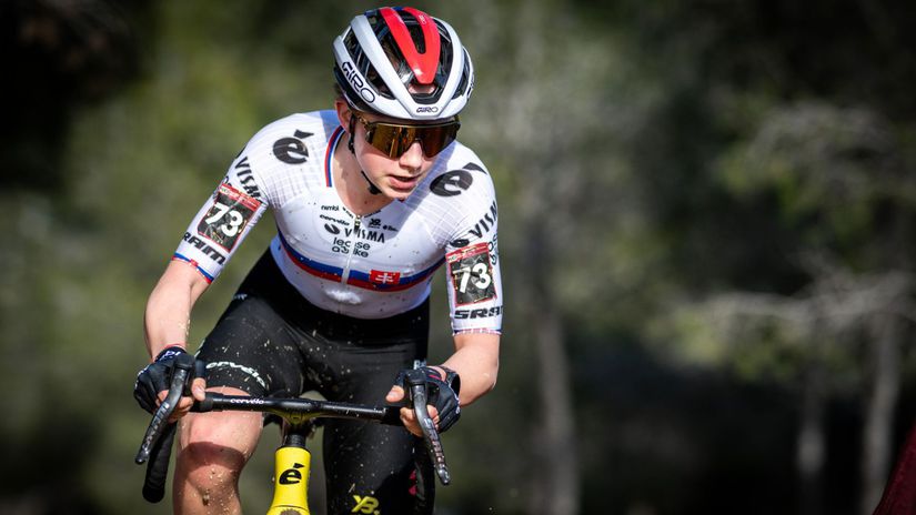 Viktória Chladoňová