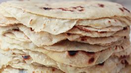 Tieto tenké a chrumkavé zemiakové placky sú...