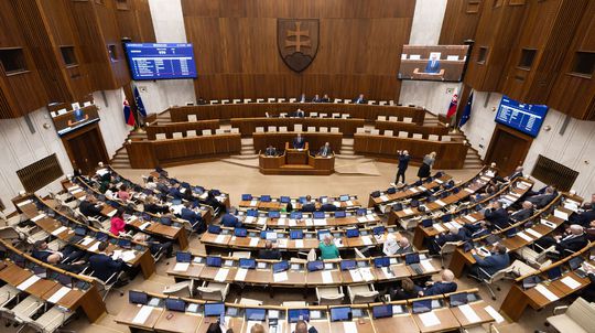 Poslanci začínajú rokovací deň informáciou o audite prideľovania dotácií