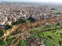 VIDEO: Hrôza na Sicílii: domy praskajú, cesty zmizli a mesto sa prepadá do zeme