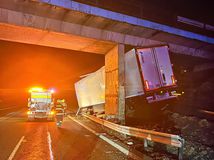 nehoda, kamión, diaľnica D1