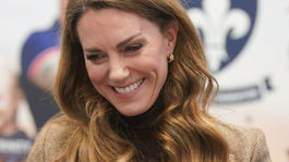 Zabudnite na dokonalé vlny: Princezná Kate prekvapila dievčenským imidžom, ktorý omladí každú ženu. Áno, je to vrkoč