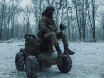 Robot, ukrajinský vojak, UGV, Ljuť, systém