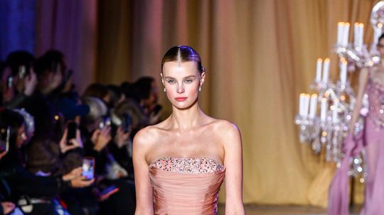 Modelka Krystyna Pyszková na prehliadke Zuhair...