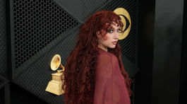 Chappell Roan prišla v kreácii Mugler