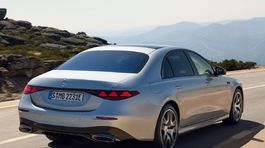 Mercedes-Benz S - 2027