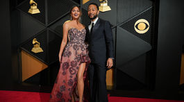 Modelka Chrissy Teigen sprevádzala manžela Johna Legenda.