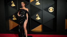 Moderátorka Nikki Glaser.